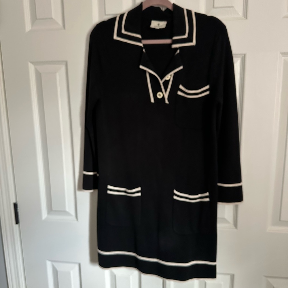 Black Contrast-Trim Shift Dress with Pocket Detail